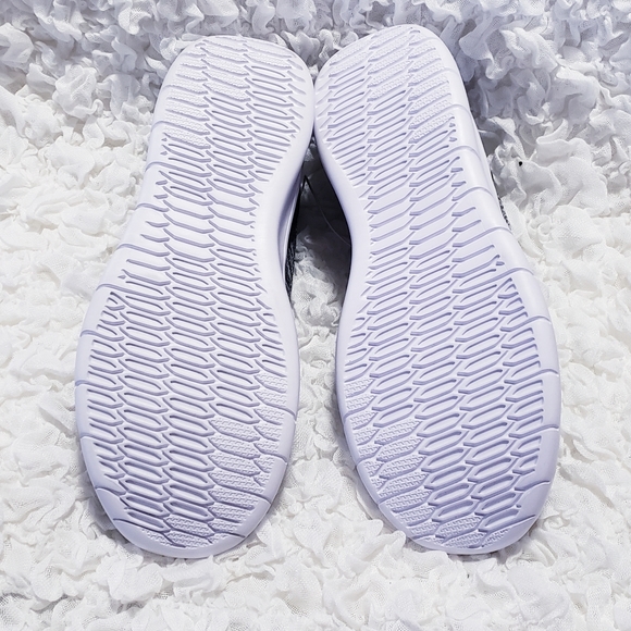 NWOT CHAMPION Women Sneakers - Picture 3 of 3